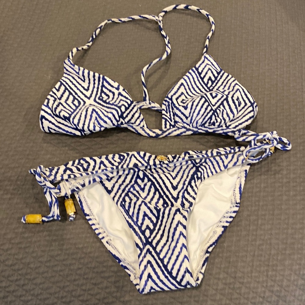 ViX swimsuit.  T back top.  Full bottoms.